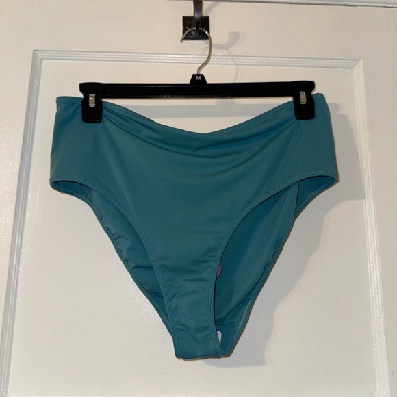 Fabletics Shaping Swim Cheeky Bikini Bottom Sz xxl/1x - Picture 5 of 8